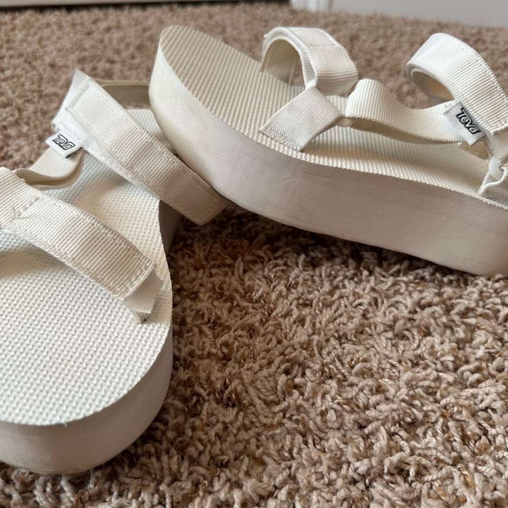 Teva Flatform Universal Cream Platform Sandals